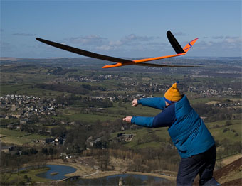 Andrzej launches Kevin's winning Ascot at Tinkers Hill, (c) Mike Shellim