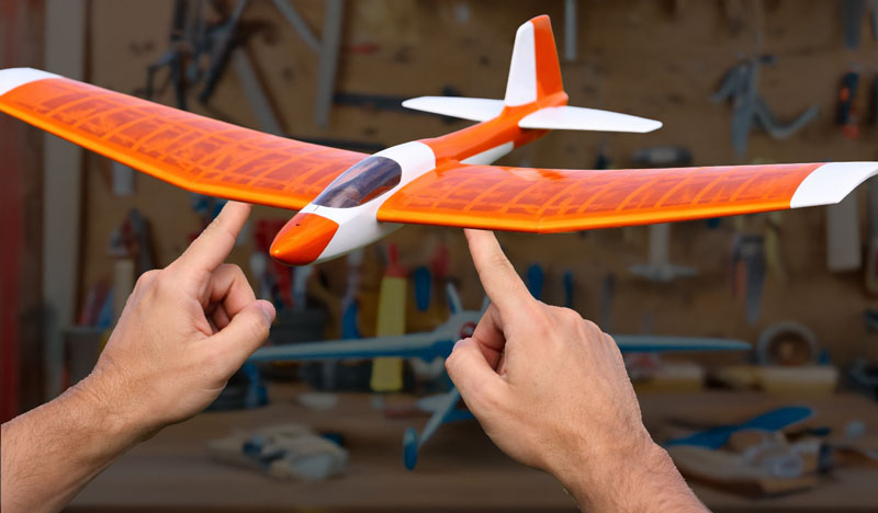 Balancing a glider on your fingers